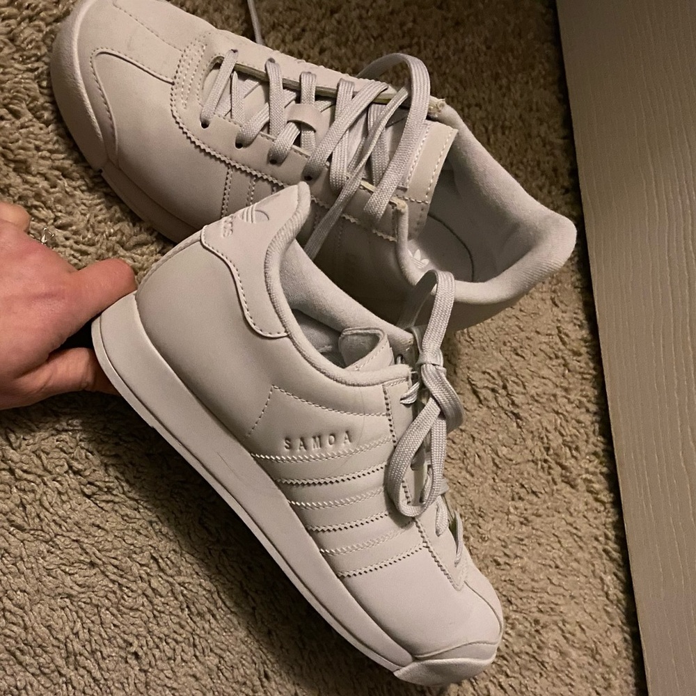 ADIDAS sneaker sz 8